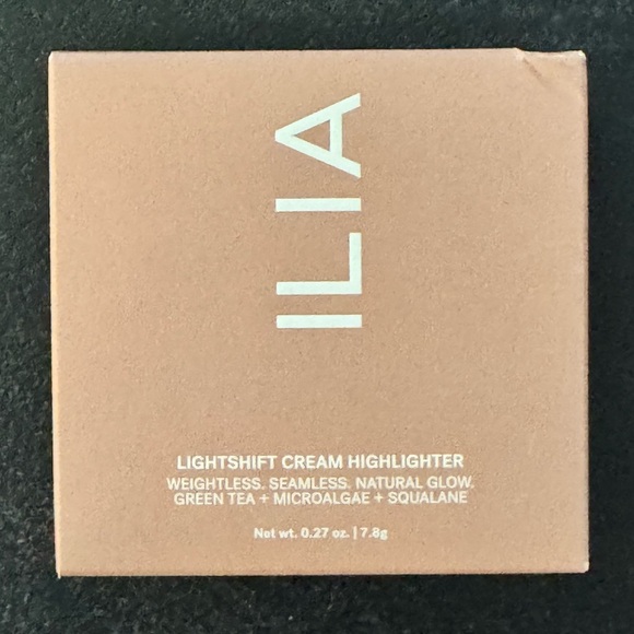 ILIA Weightless Natural-Looking Glow DAZE color - Picture 2 of 7